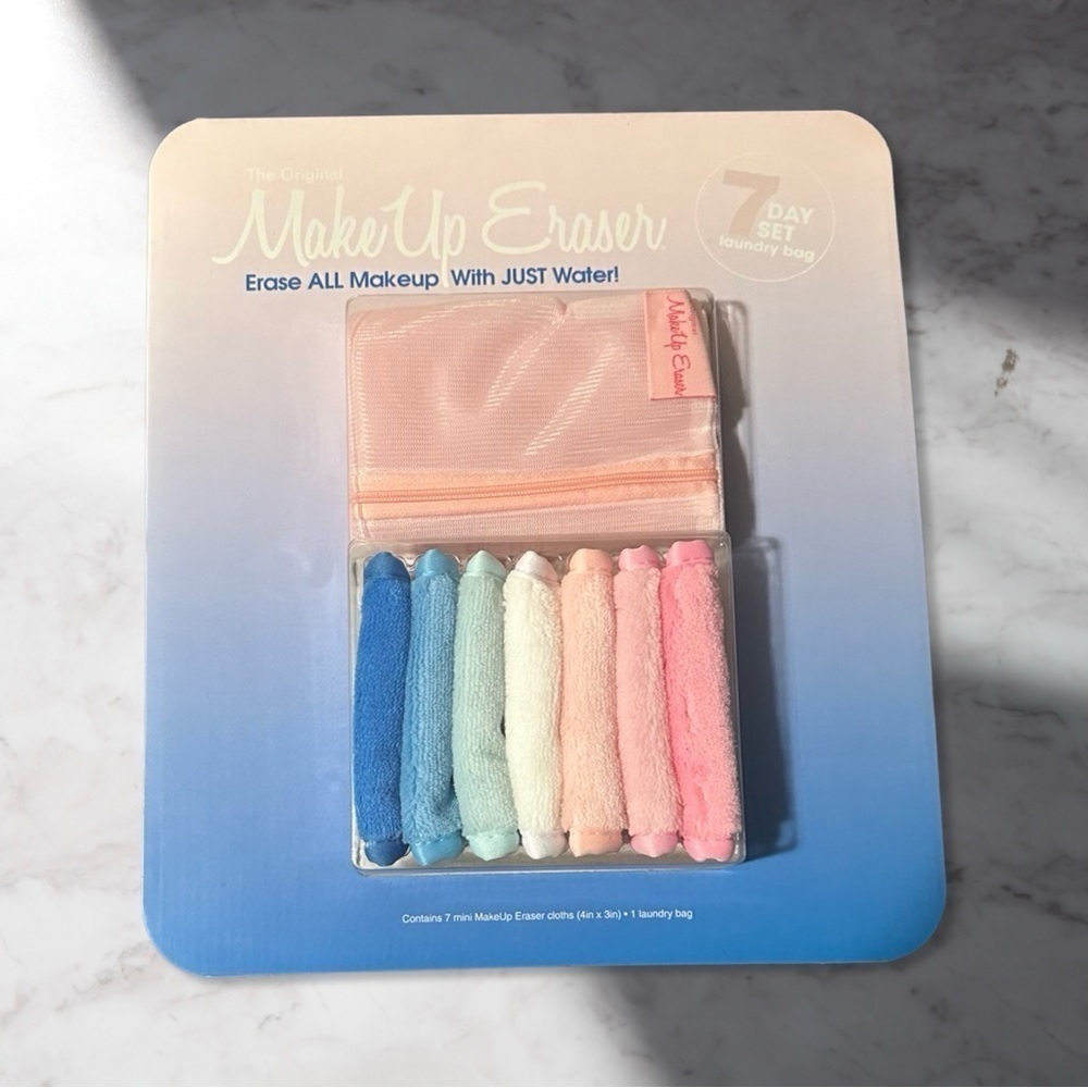 New In Original Packaging The Original Makeup Eraser 7-Day Set With Laundry Bag
